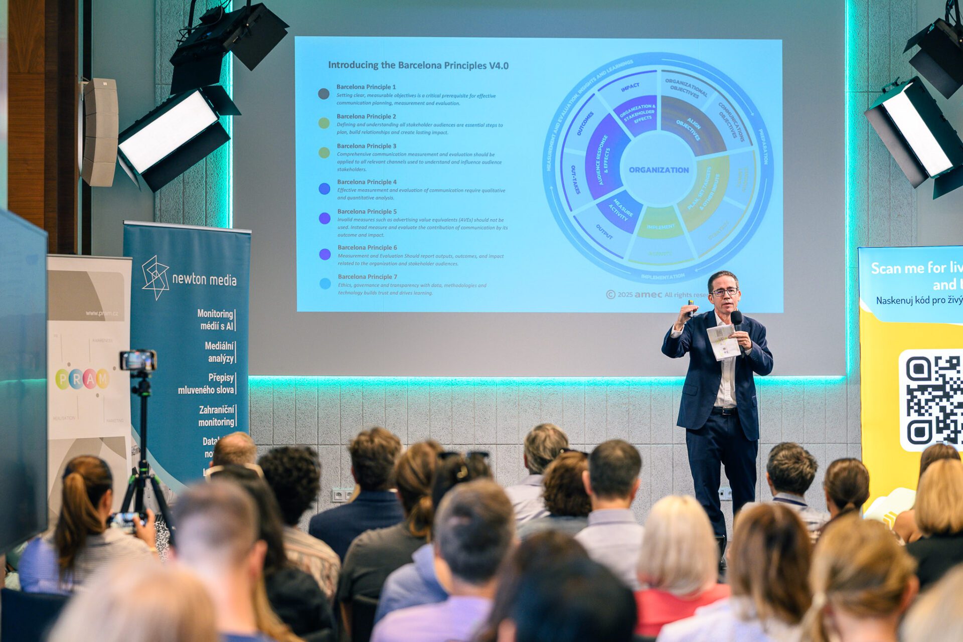 Richard Bagnall presents Barcelona's Principles 4.0 in PressCentrum CTK